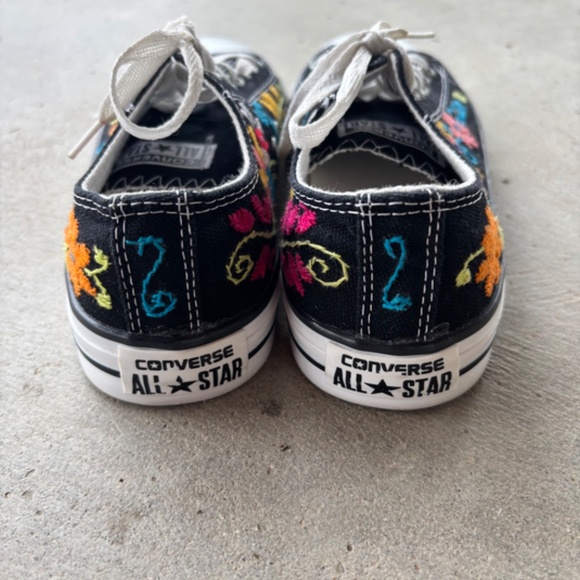 Mexican Embroidered Converse Size 8.5 Never Worn - Picture 3 of 8